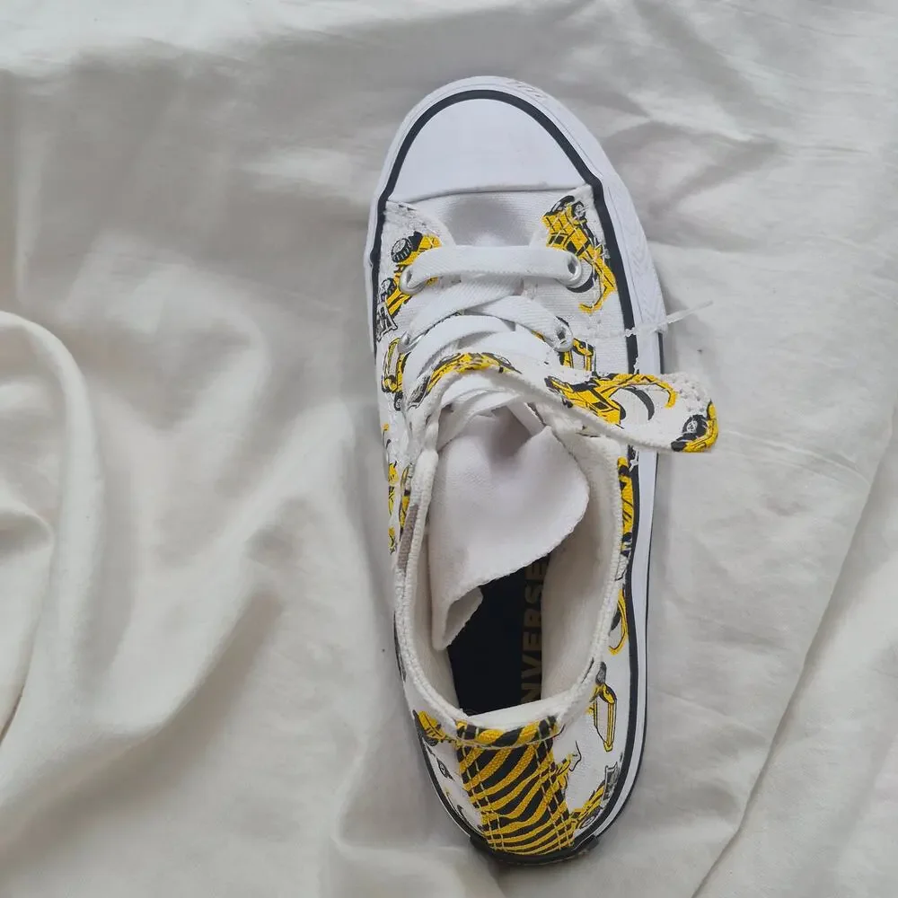 Converse Chuck Taylor All Star Canvas Sneaker two different  12 left & 13 right